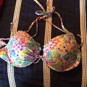 Victoria’s Secret 36D bathing suit top, like new